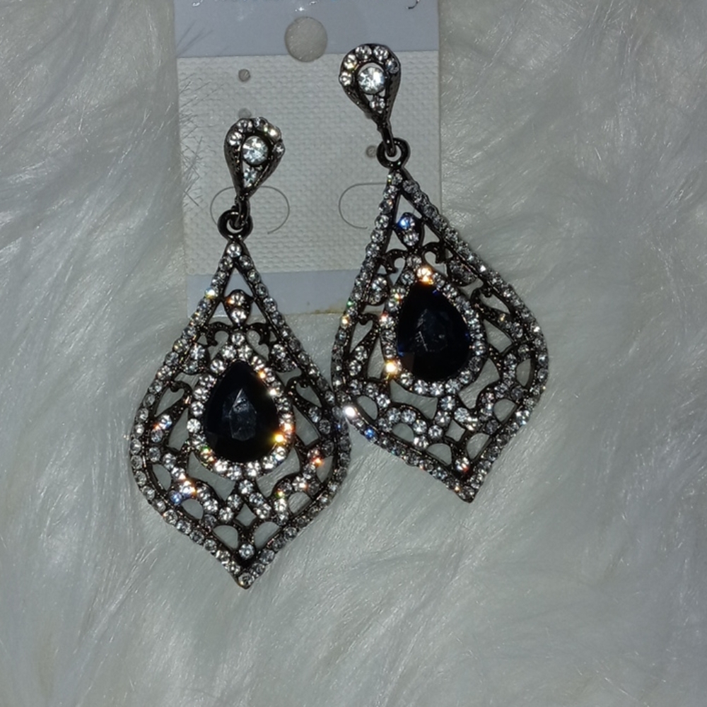 Earrings - Picture 2 of 2